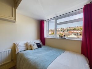 bed 1- click for photo gallery